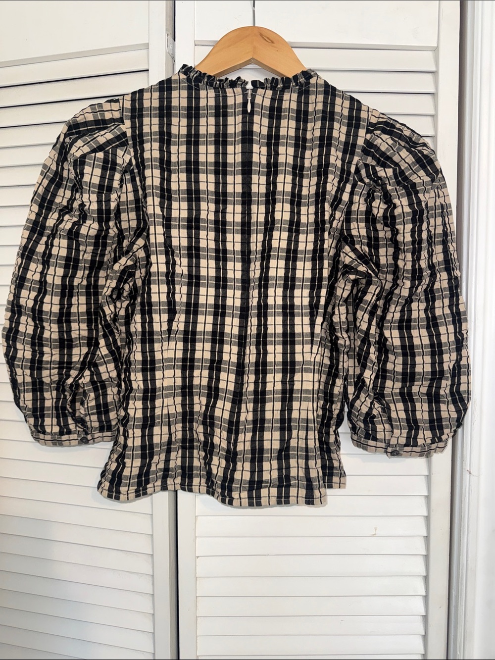 Levi's Black & Cream Plaid Puff Sleeve Top - S - Picture 5 of 5